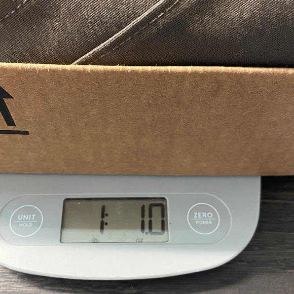 Mountain Hardwear tech pants size 32x29 stretch outdoor chino hiking performance - Picture 11 of 11